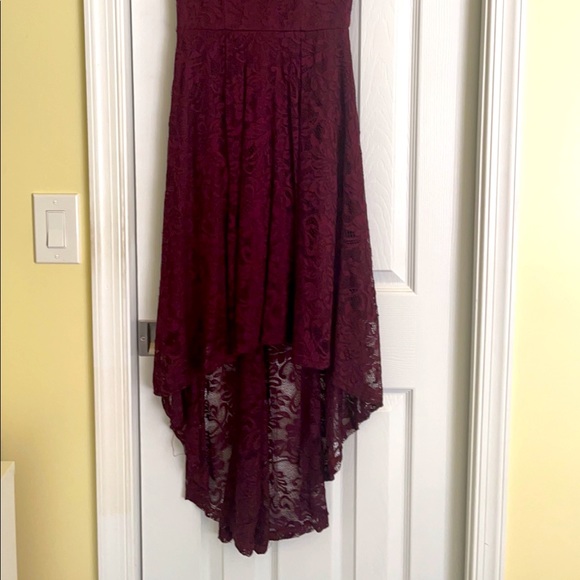 BERY LOVE. Burgundy Homecoming Laced Dress. - Picture 2 of 3